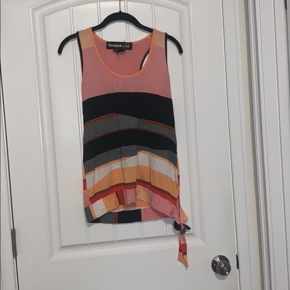 Multicolored tank top with tie